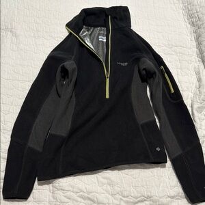 Columbia Men's Black Sweater